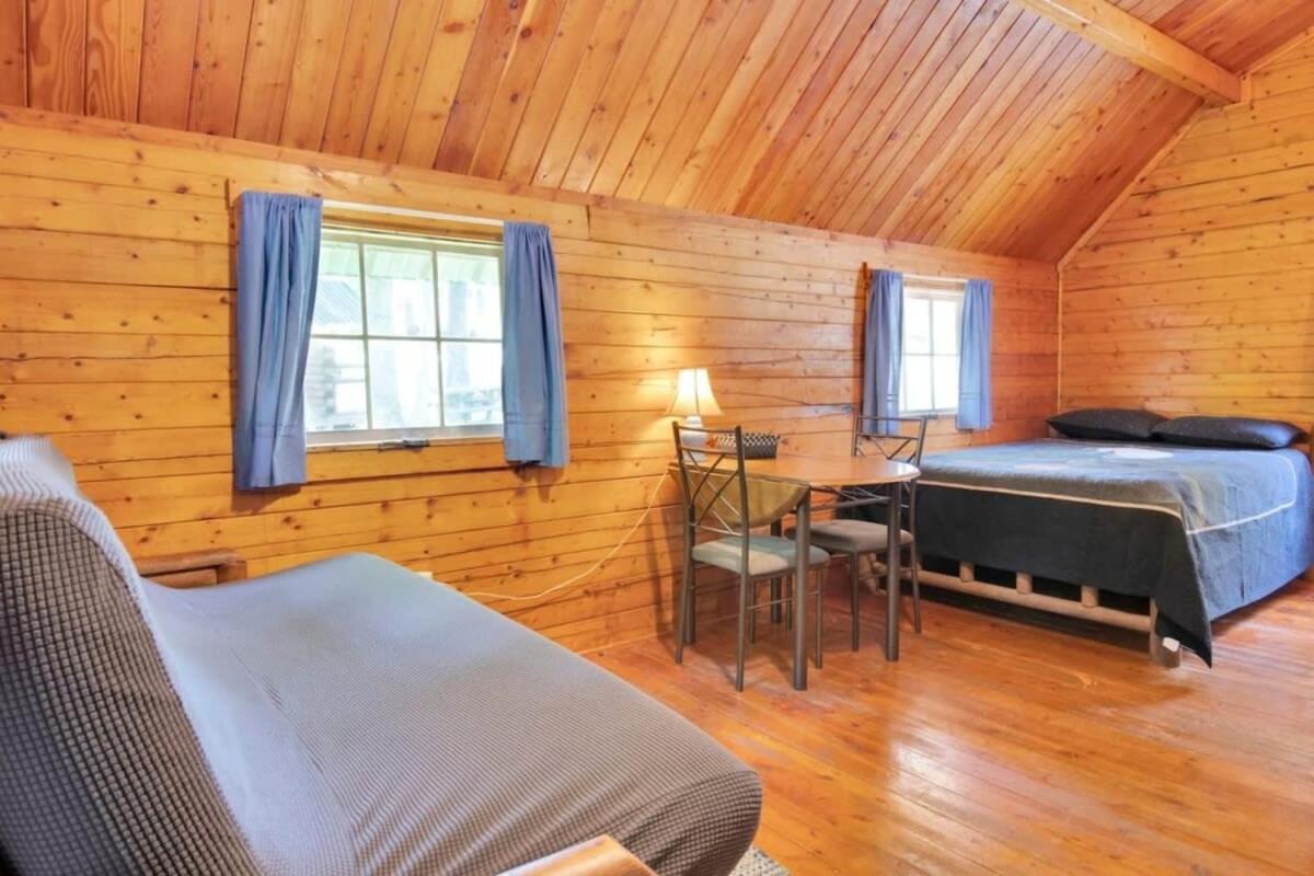 Secluded Rustic Cabin With Views Bloomington Ngoại thất bức ảnh